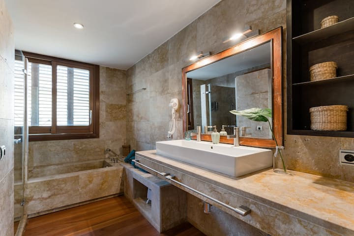 190a1e8d-23fd-45e8-937a-8ef2499b0c40